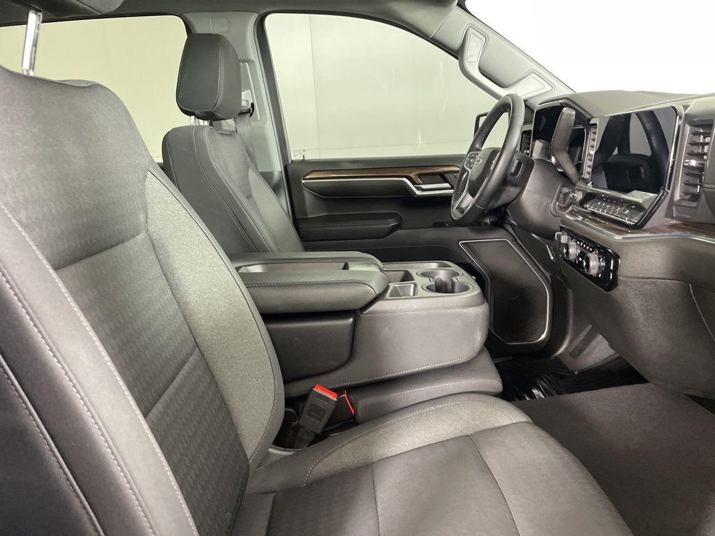 2023 Chevrolet Silverado 1500 RST photo 14