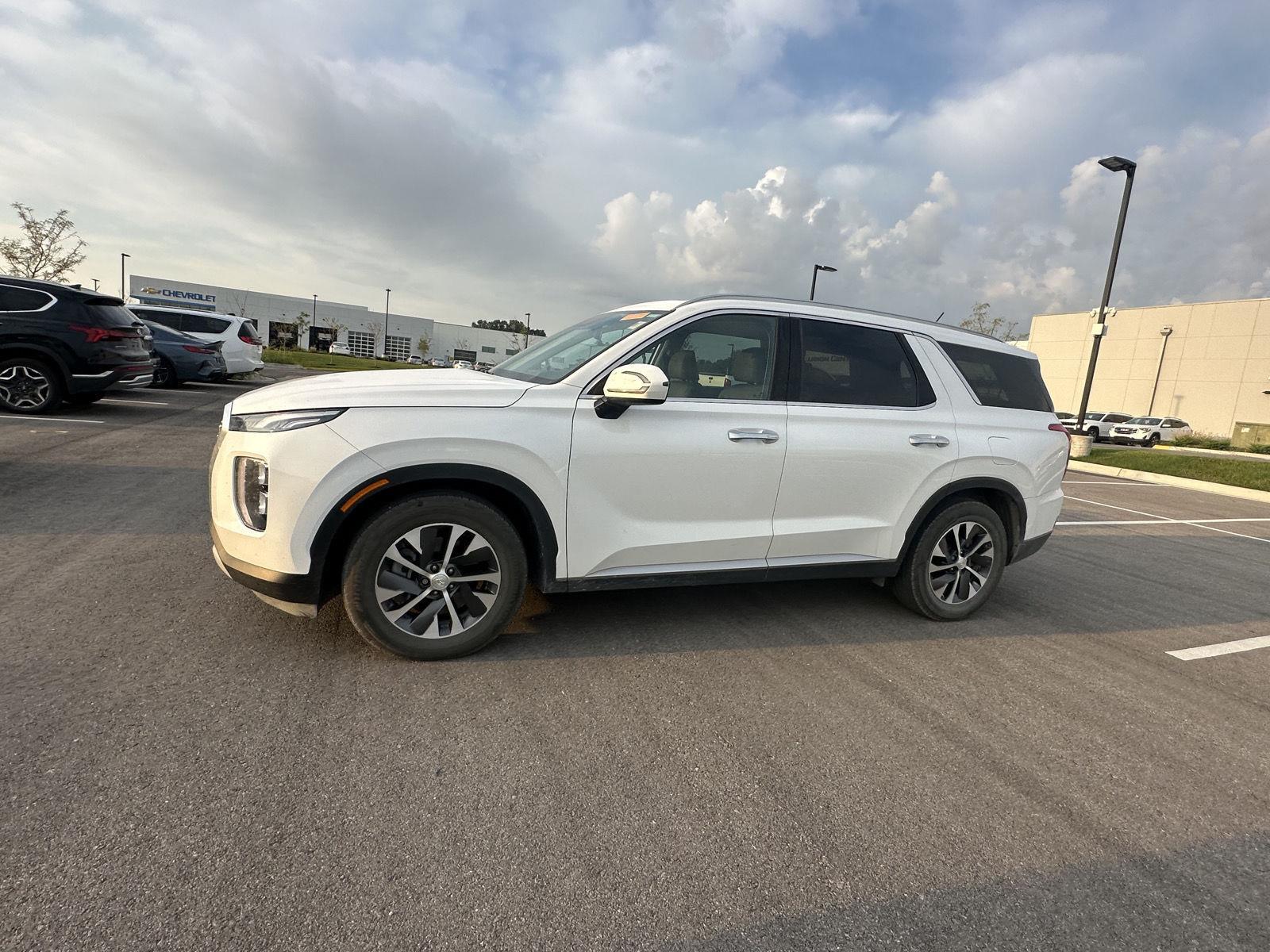 2020 Hyundai Palisade SEL photo 2