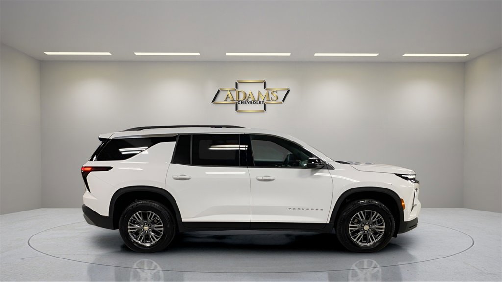 2025 Chevrolet Traverse photo 6