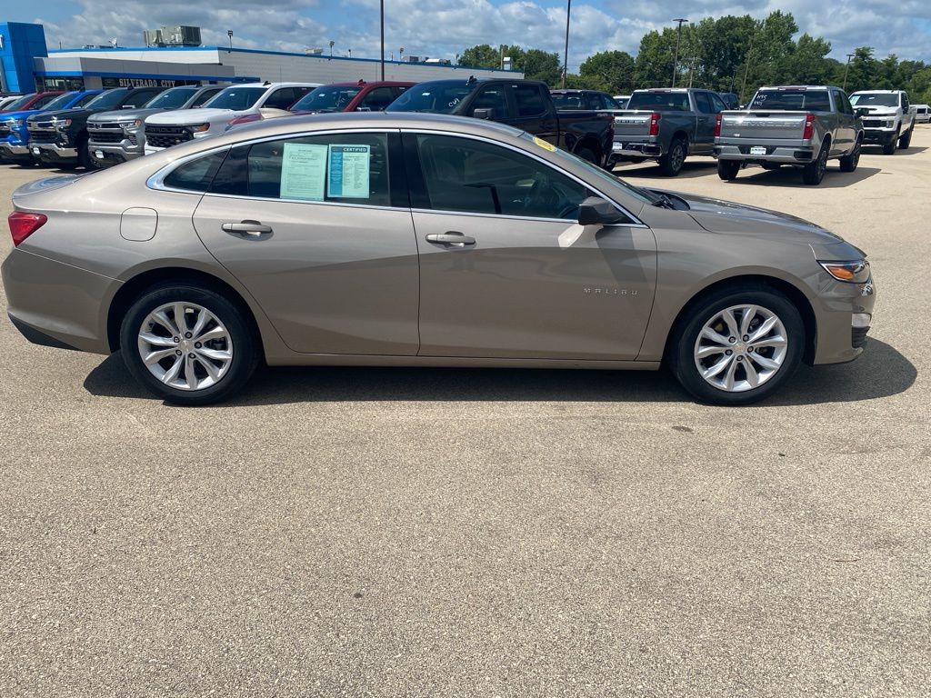 2024 Chevrolet Malibu 1LT photo 2