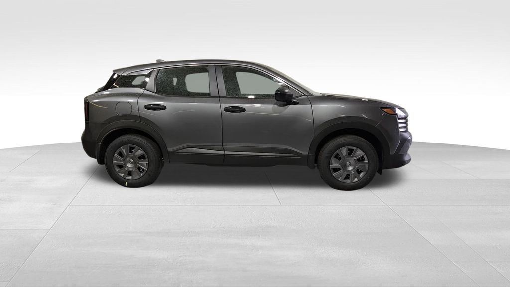 2025 Nissan Kicks S photo 6