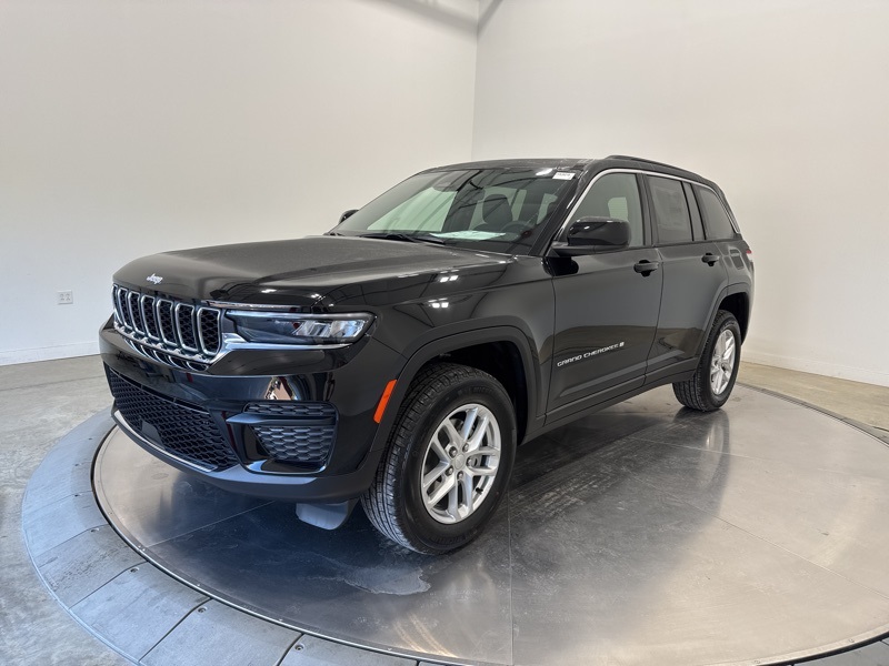 2025 Jeep Grand Cherokee Laredo X photo 3