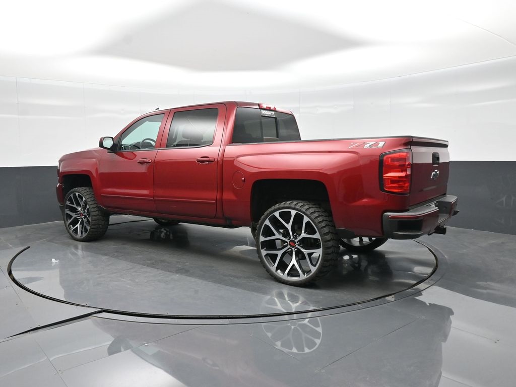 2018 Chevrolet Silverado 1500 LT photo 4