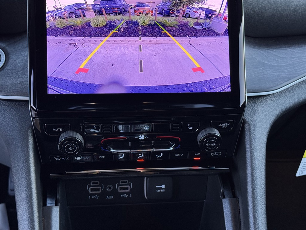 2025 Jeep Grand Cherokee Limited photo 12