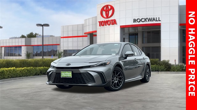 2025 Toyota Camry SE's photo