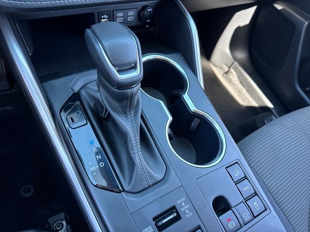 2024 Toyota Highlander LE photo 16