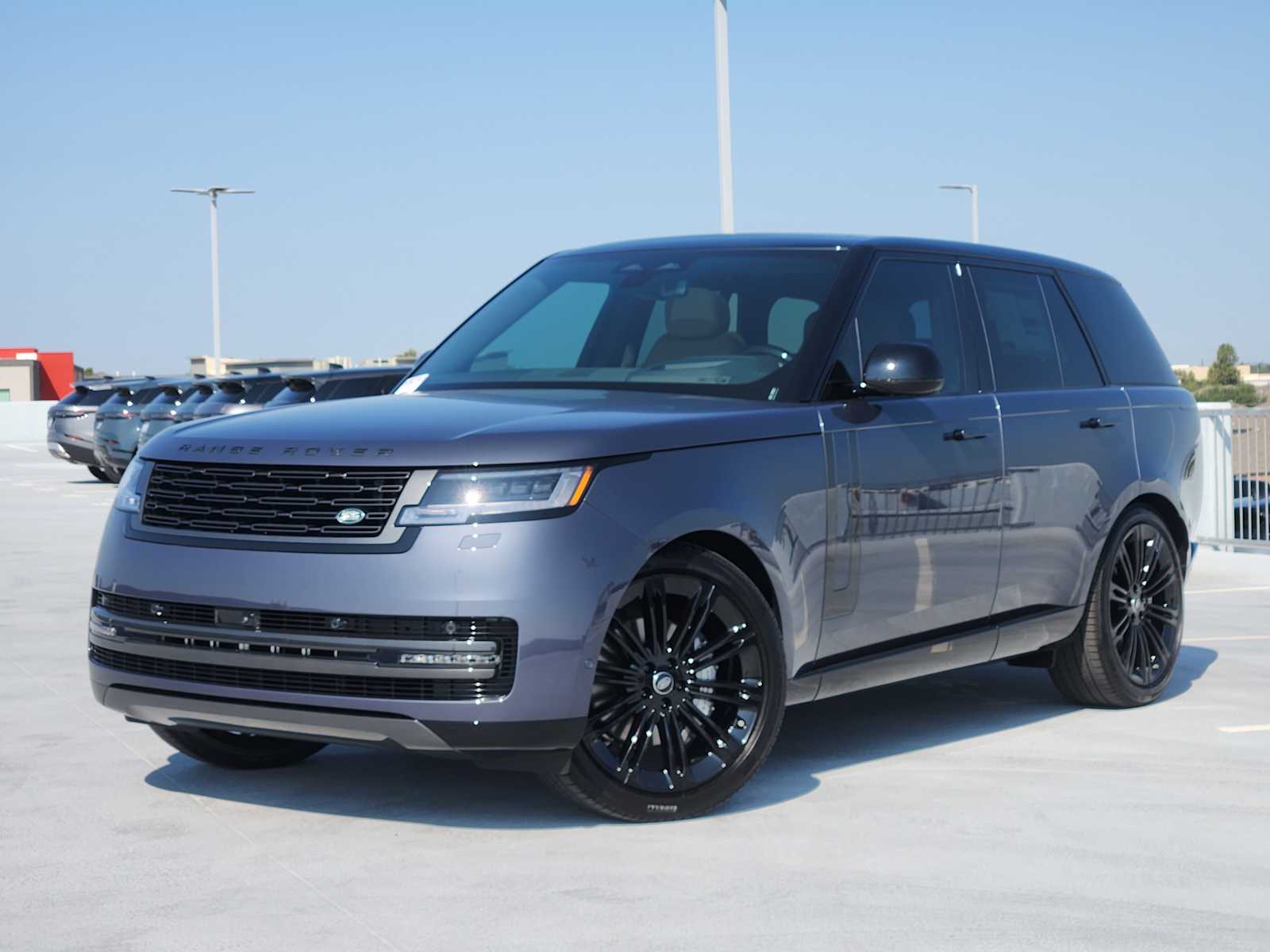 2025 Land Rover Range Rover SE's photo