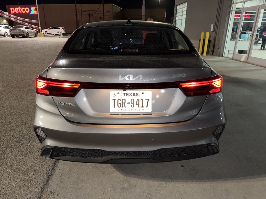 2023 Kia Forte LXS photo 4