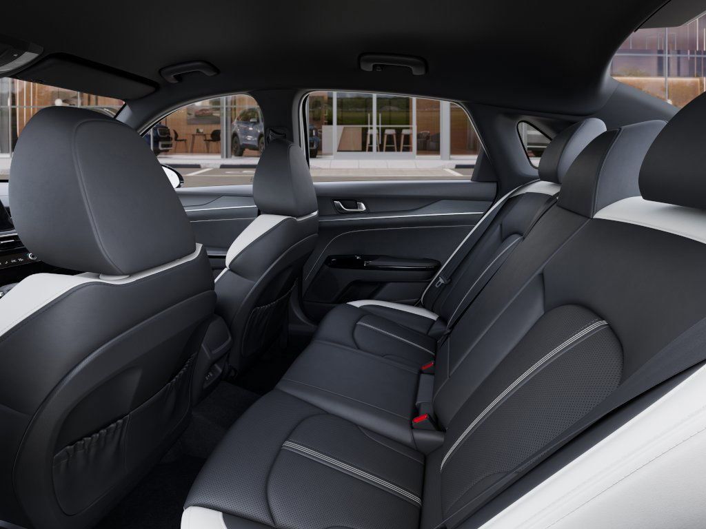2025 Kia K5 GT-Line photo 16