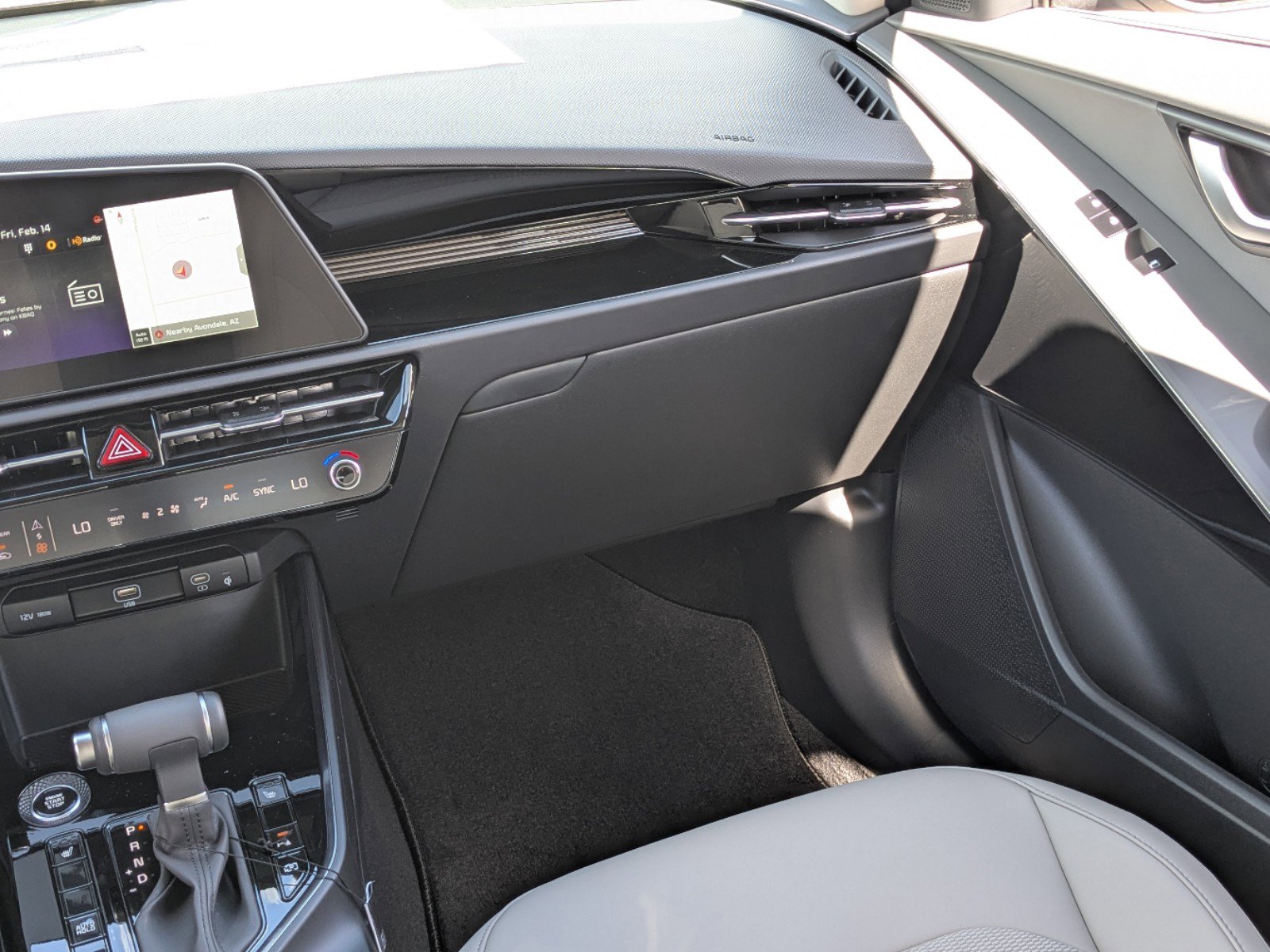 2025 Kia Niro EX photo 15