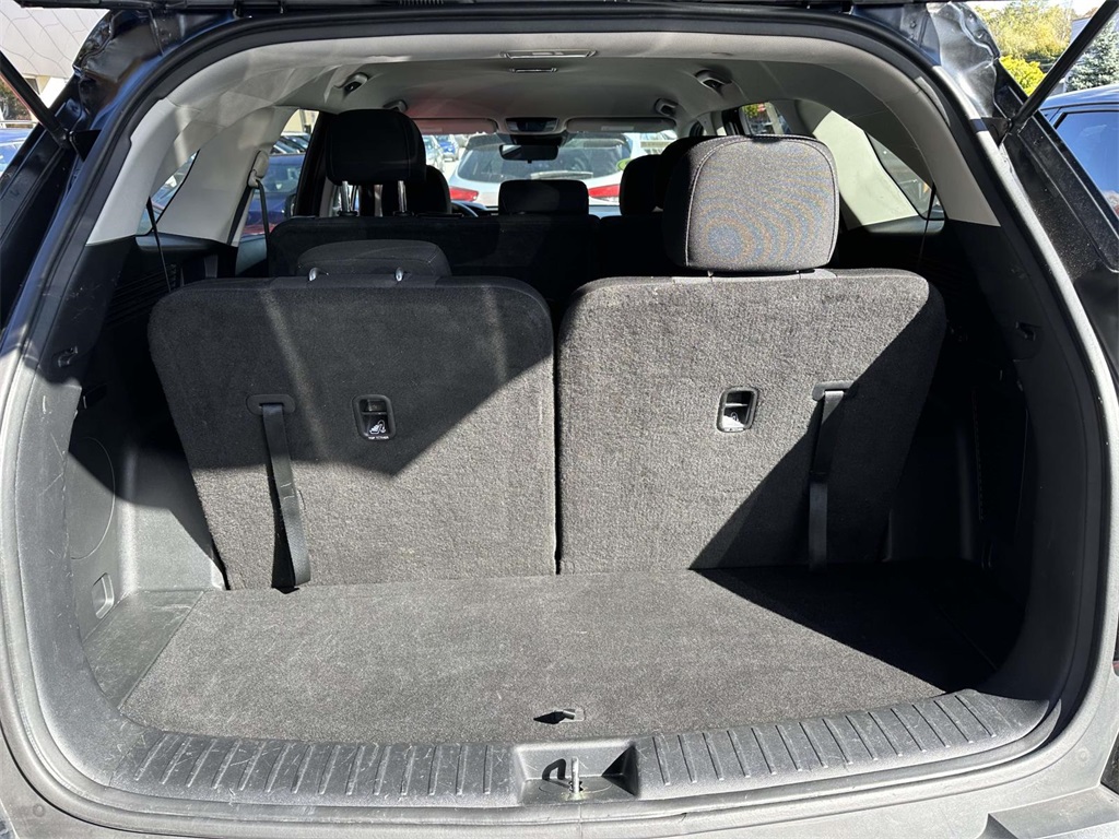 2023 Kia Sorento LX photo 2