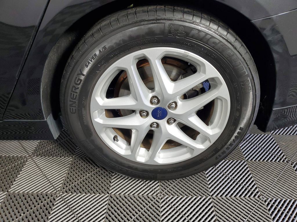 2014 Ford Fusion SE photo 26