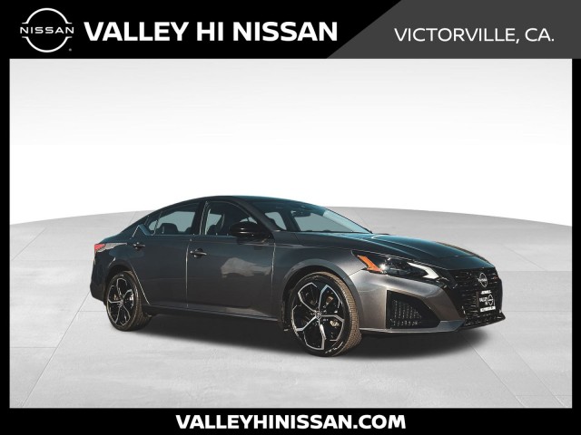 2024 Nissan Altima SR's photo