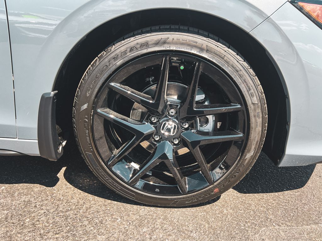 2026 Honda Civic Hatchback Touring Hybrid photo 4