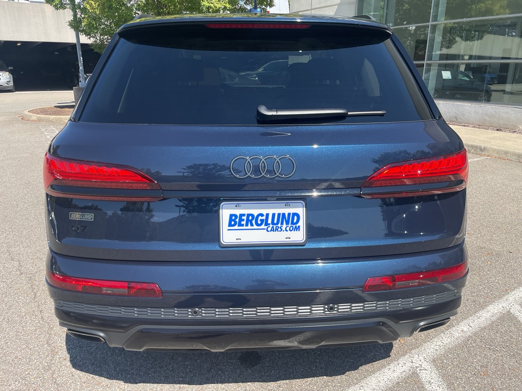 2025 Audi Q7 45 Premium Plus photo 3