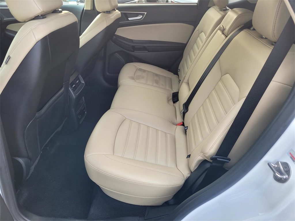 2021 Ford Edge SEL photo 15