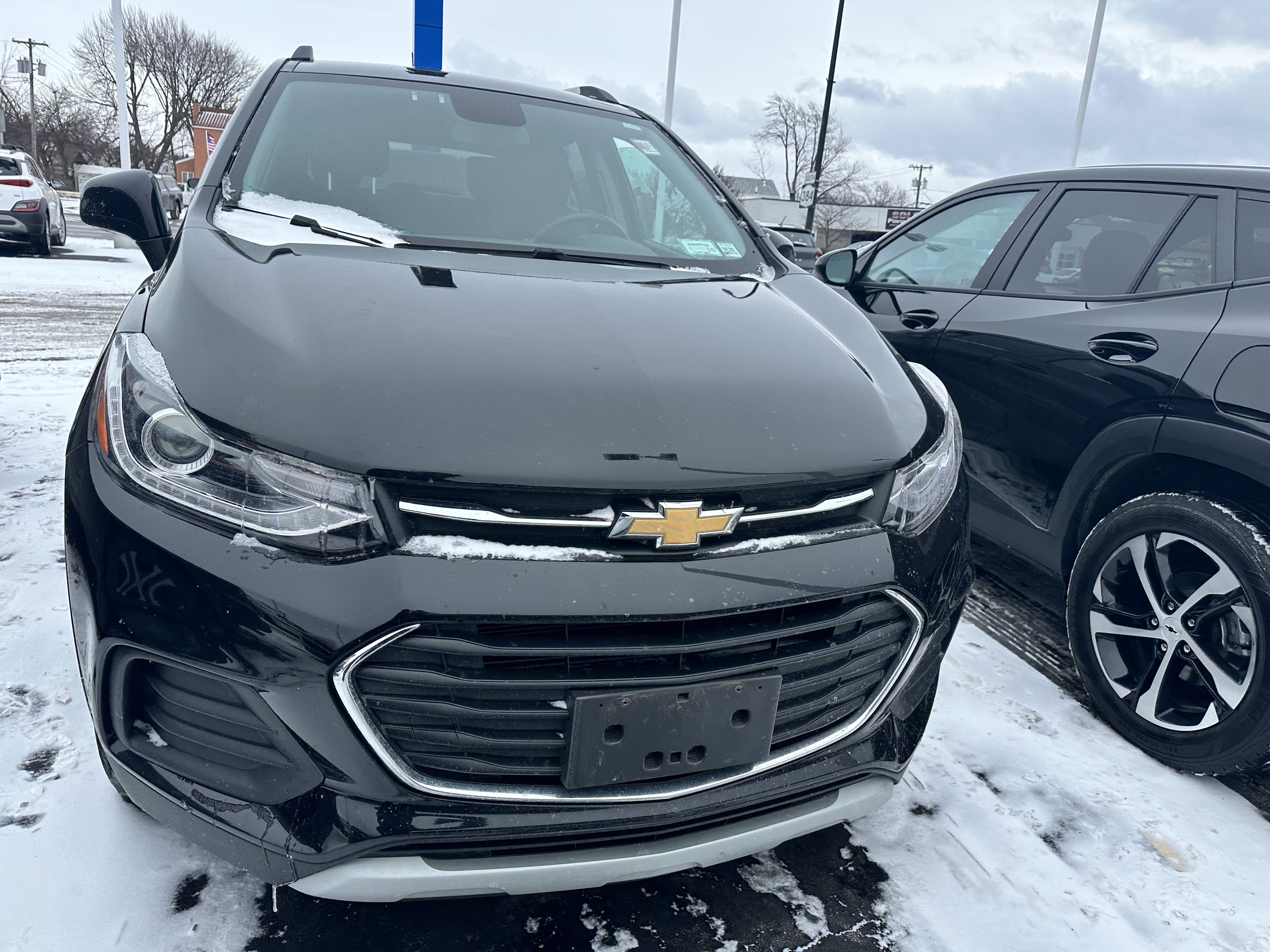 Used 2022 Chevrolet Trax LT with VIN KL7CJPSM6NB563890 for sale in Kenmore, NY