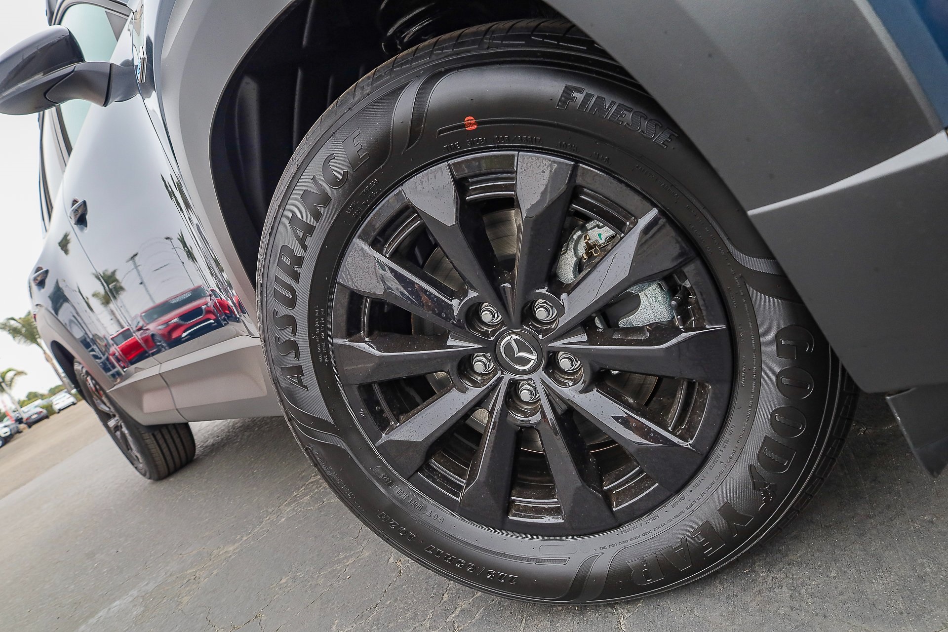 2025 Mazda CX-50 Preferred photo 2