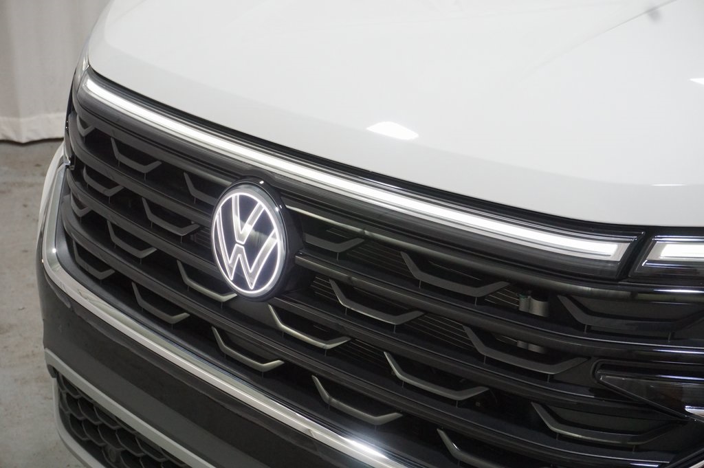 2025 Volkswagen Atlas Cross Sport SE Technology photo 35