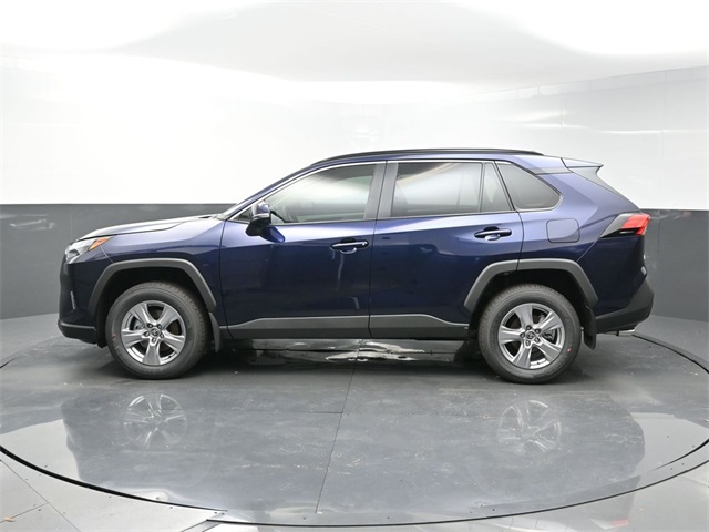 2025 Toyota RAV4 XLE photo 3