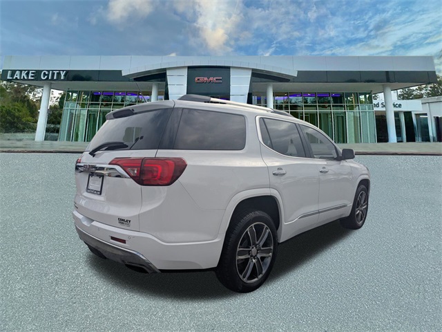 2019 Gmc Acadia Denali photo 2