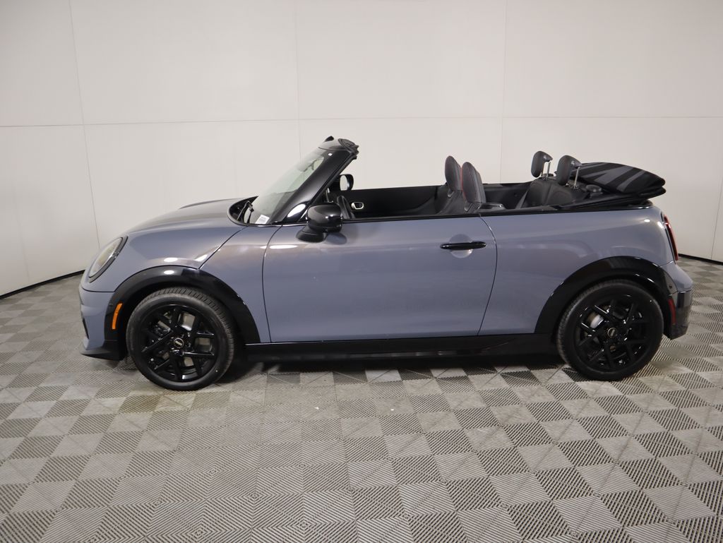 2026 Mini Cooper Convertible Iconic photo 8