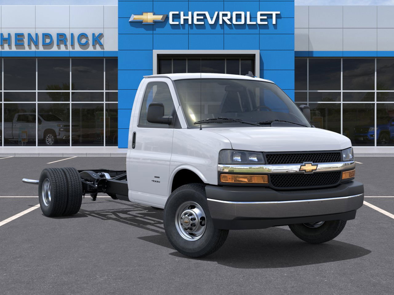 2025 Chevrolet Express Cutaway 3500 photo 4