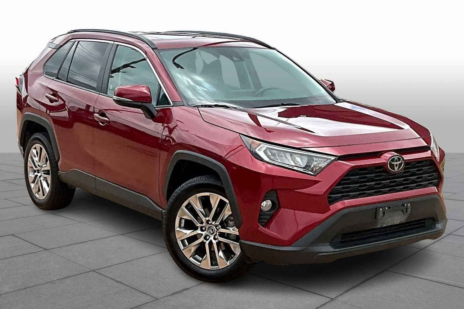 2019 Toyota RAV4 XLE Premium photo 2
