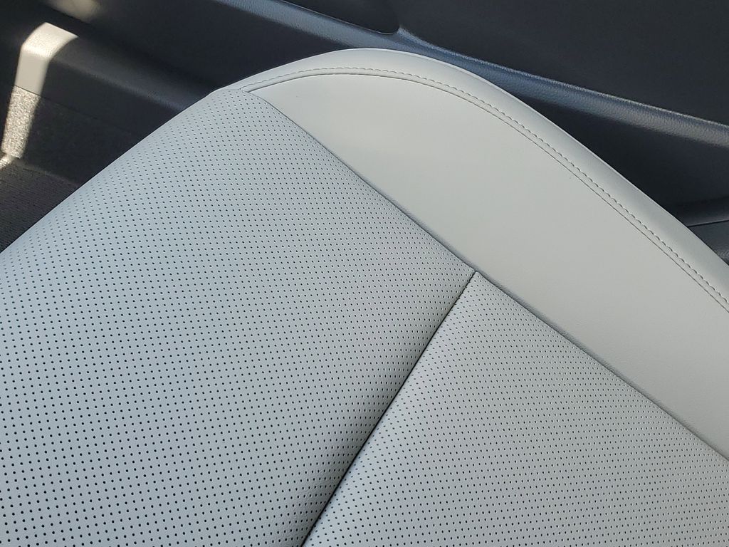 2026 Toyota Prius XLE photo 22