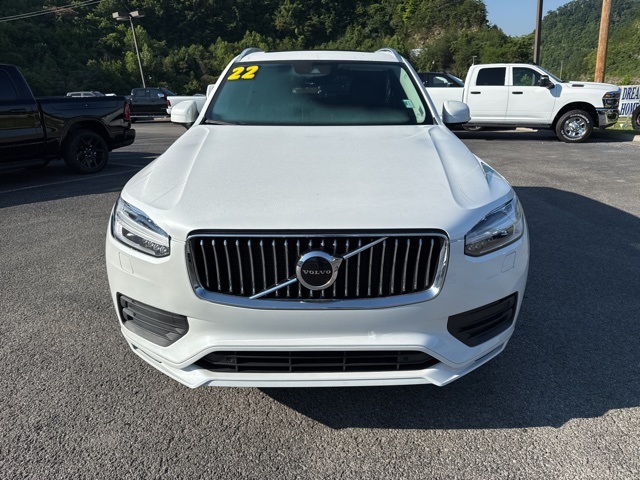 2022 Volvo XC90 T5 Momentum photo 8