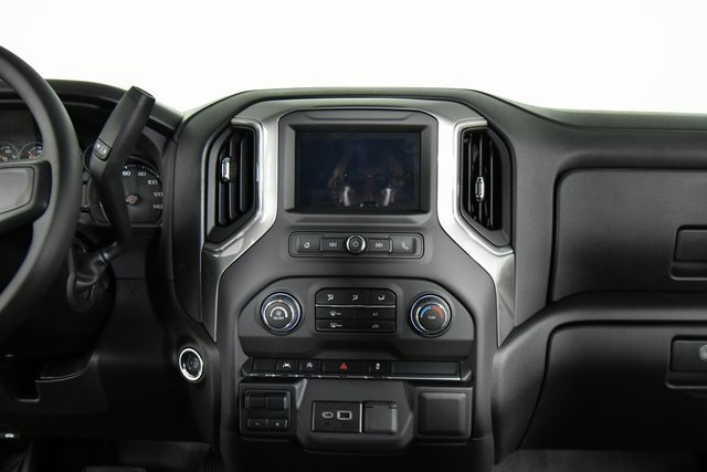 2025 Chevrolet Silverado 1500 photo 3