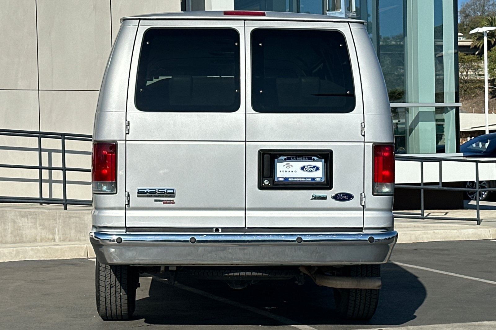 2013 Ford E-350 photo 3