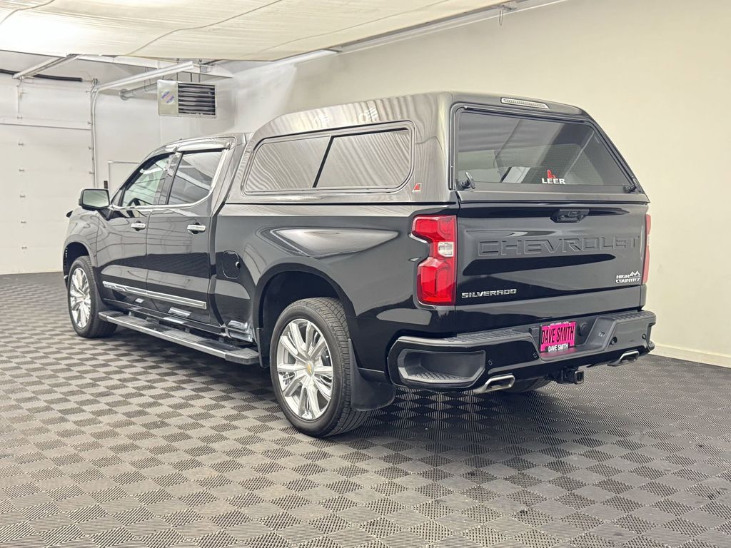 2023 Chevrolet Silverado 1500 High Country photo 3
