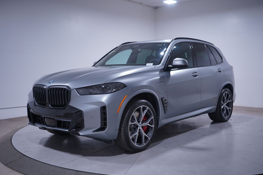 2026 BMW X5 50e's photo