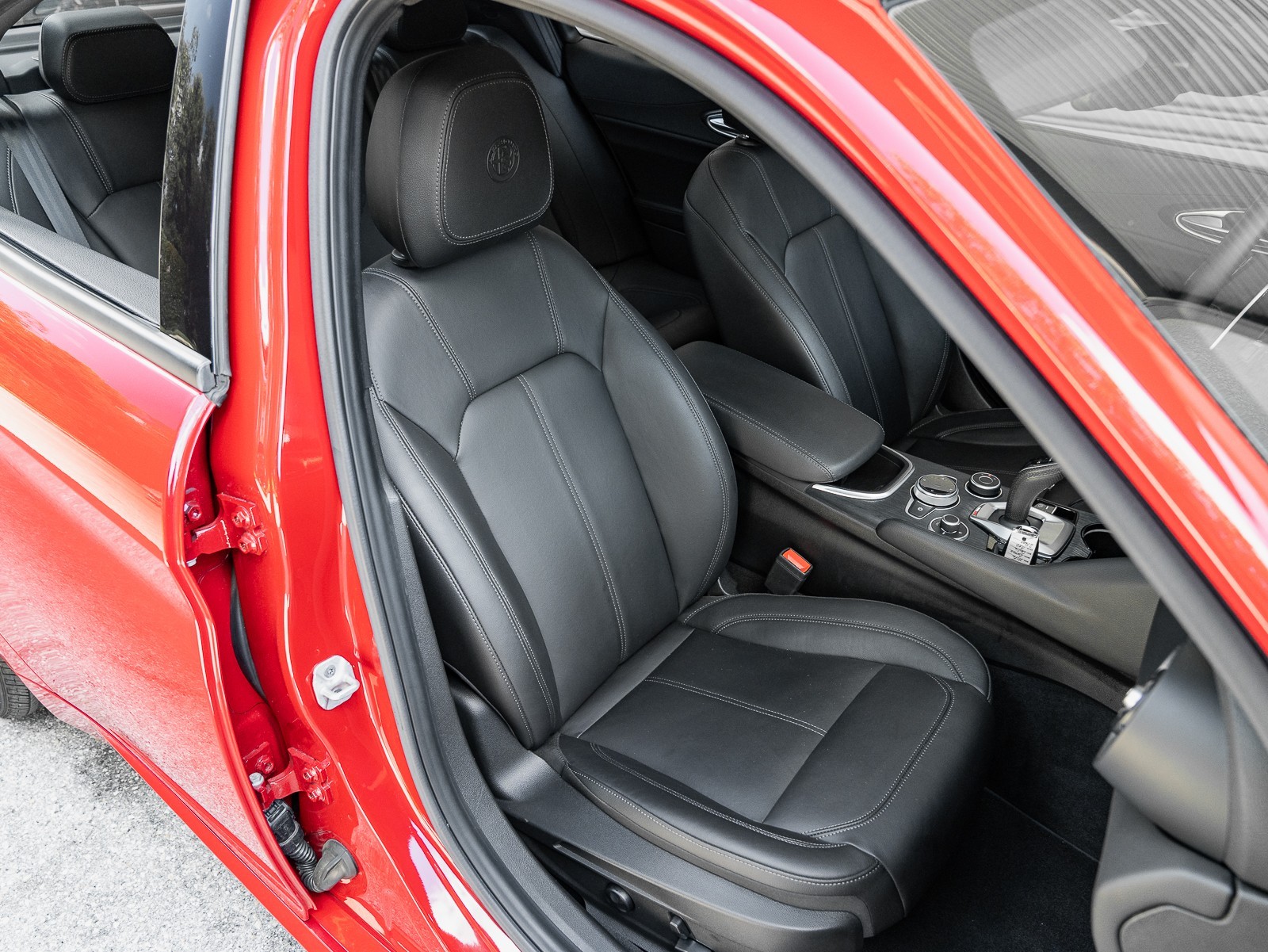2023 Alfa Romeo Giulia SPRINT photo 4