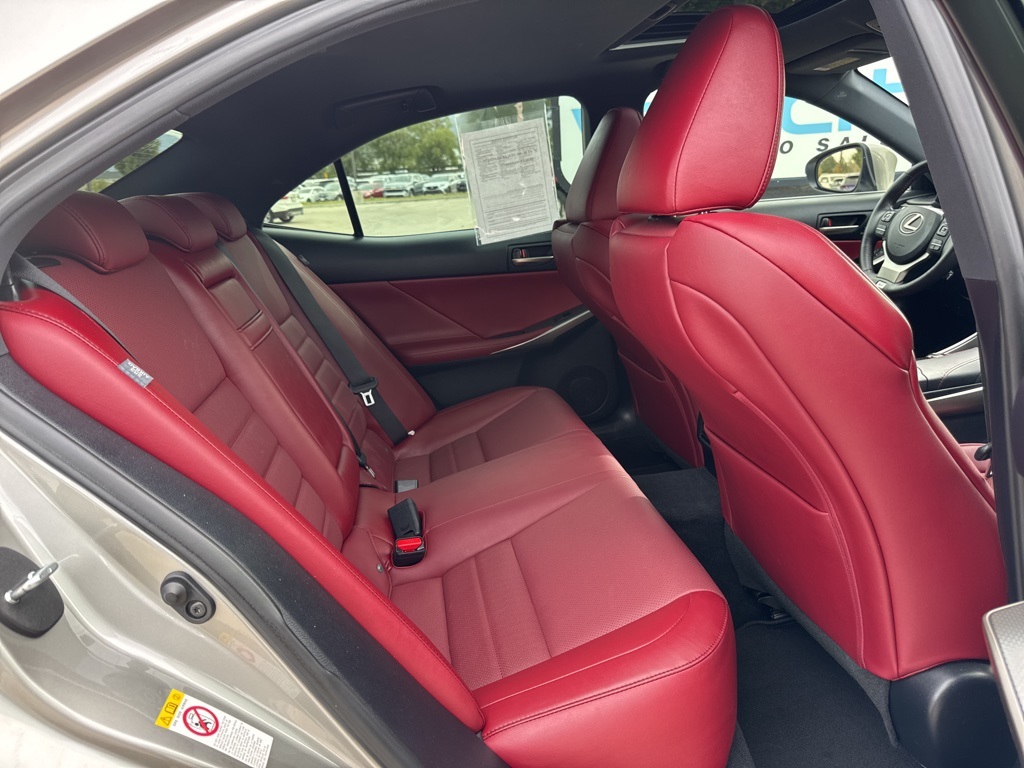 2018 Lexus IS 300 photo 24