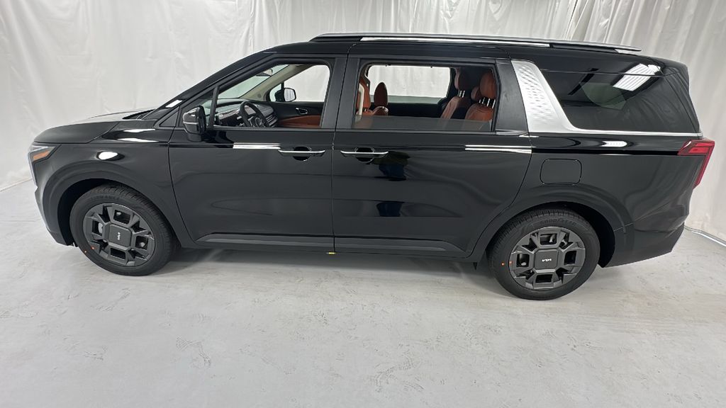 2026 Kia Carnival EX photo 5