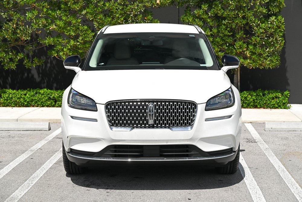 2021 Lincoln Corsair Standard photo 2