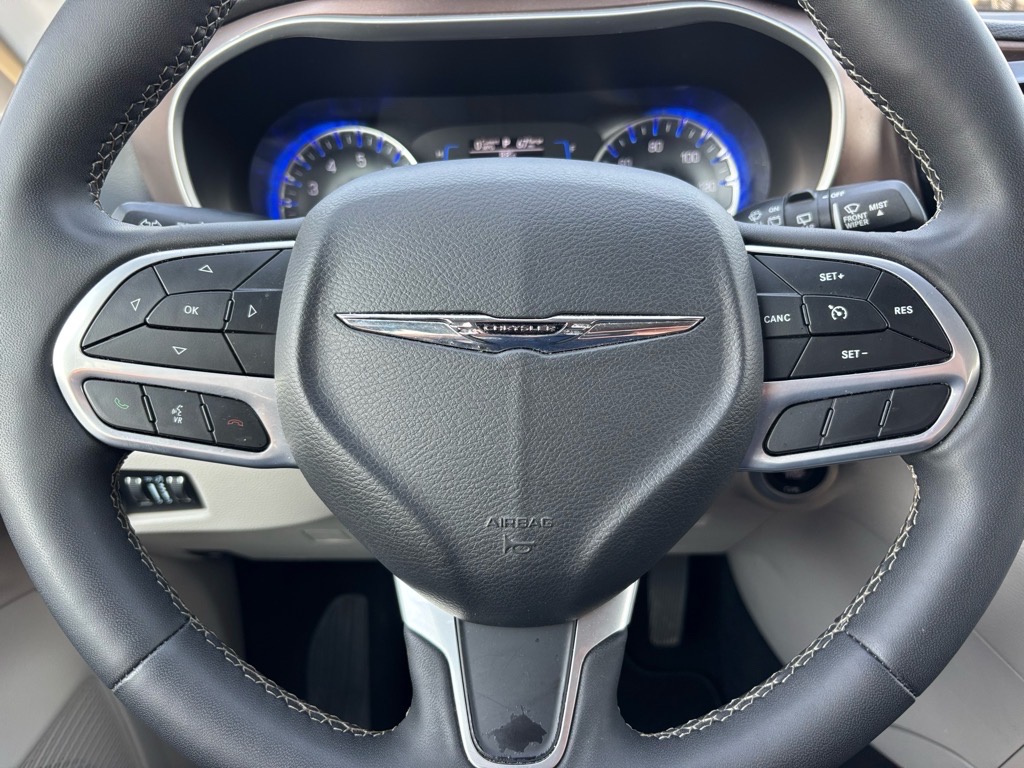 2023 Chrysler Voyager LX photo 18