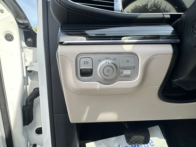 2026 Mercedes Benz GLS 450 4MATIC photo 14
