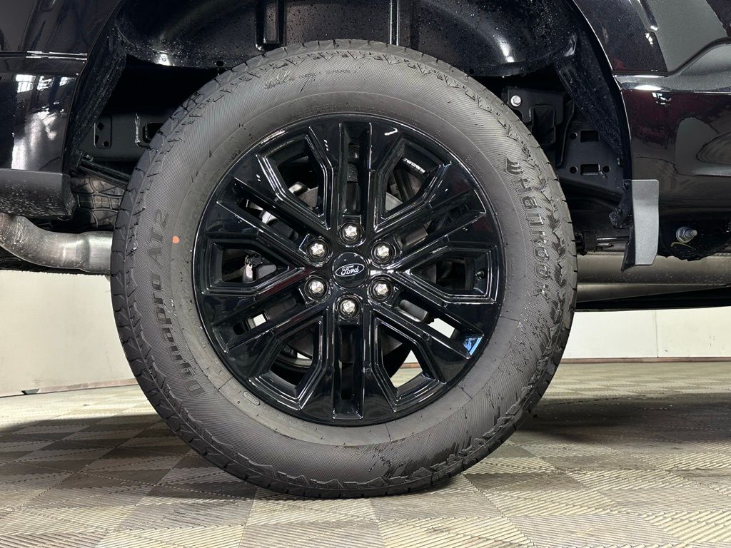 2025 Ford F-150 Lariat photo 4