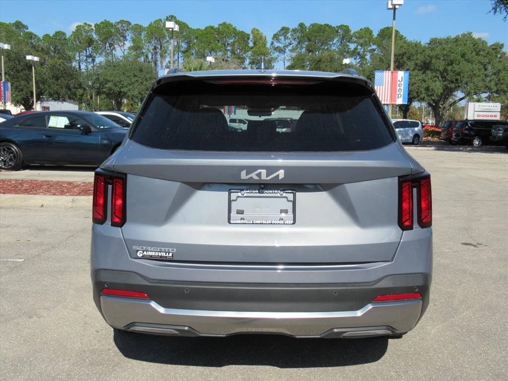 2025 Kia Sorento S photo 4