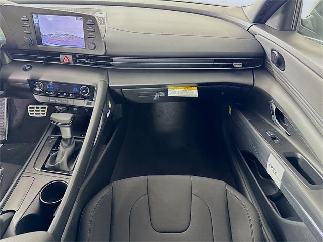 2025 Hyundai Elantra SEL Sport photo 28