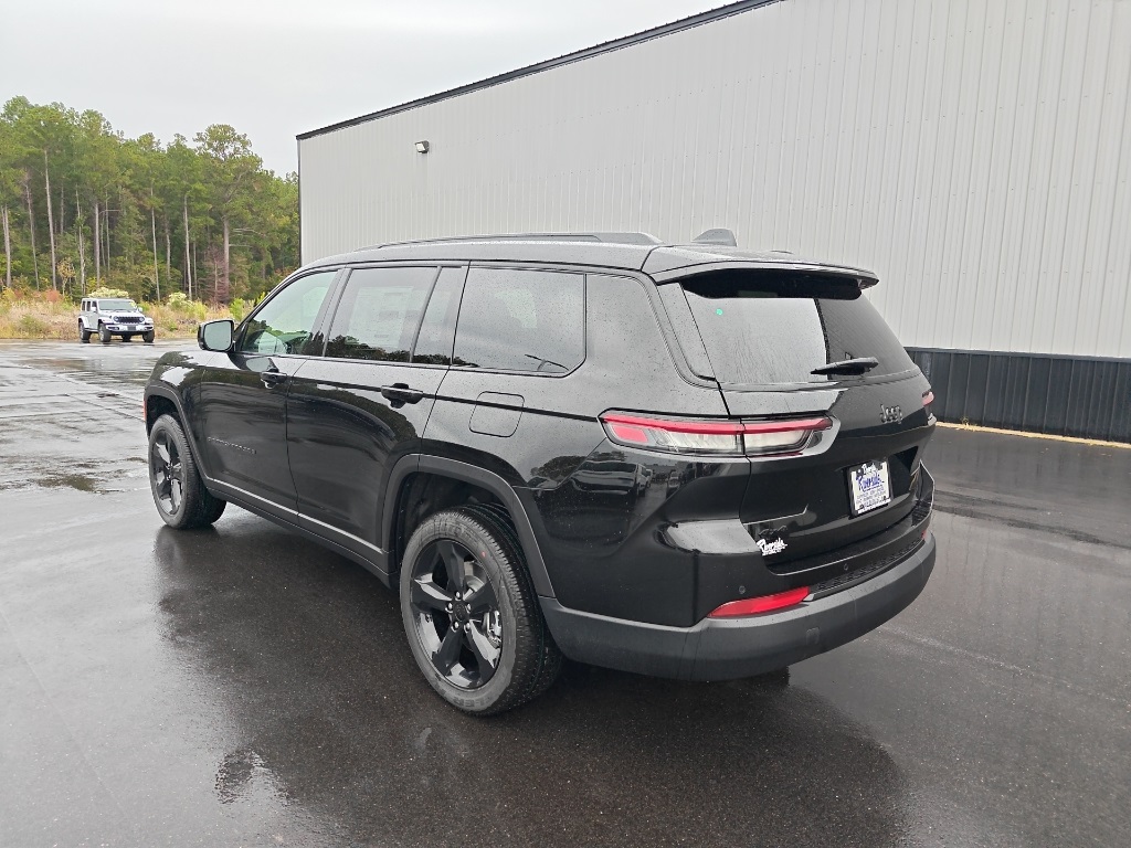 2025 Jeep Grand Cherokee Altitude X photo 3