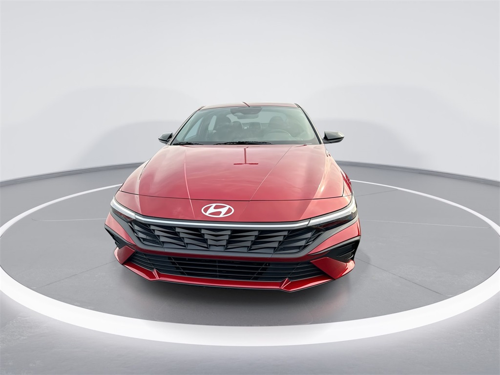 2025 Hyundai Elantra SEL Sport photo 3