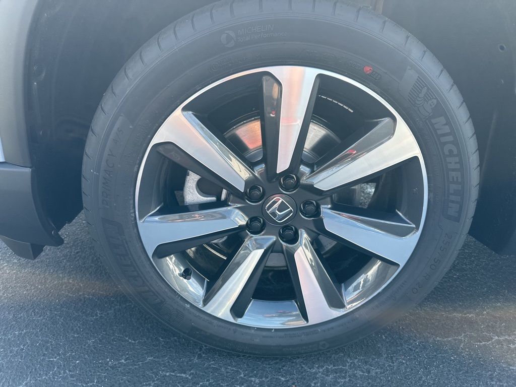 2025 Honda Pilot Touring photo 10