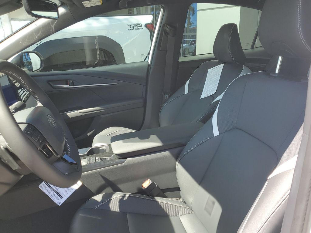 2025 Toyota Camry SE photo 16