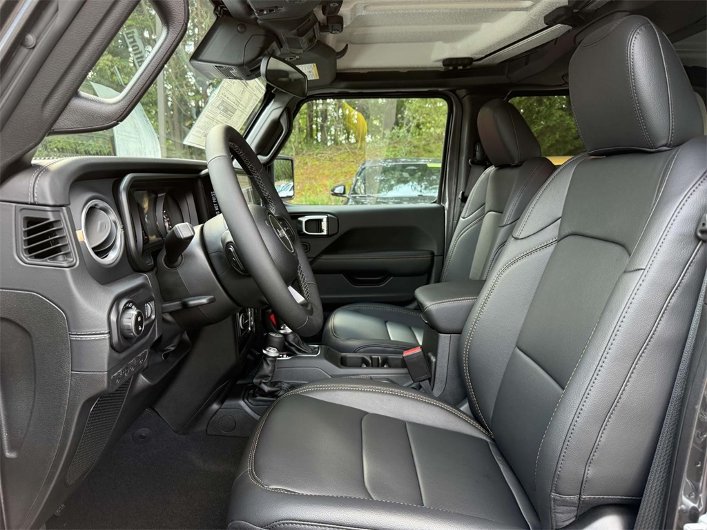 2025 Jeep Gladiator Sport photo 13