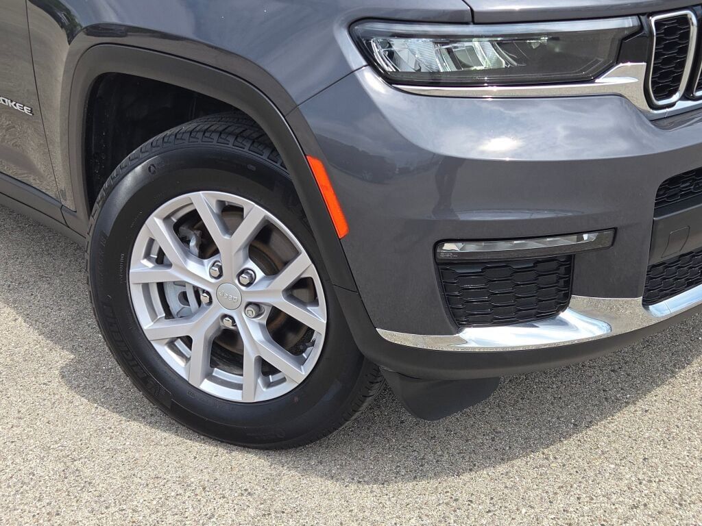2022 Jeep Grand Cherokee Limited photo 4
