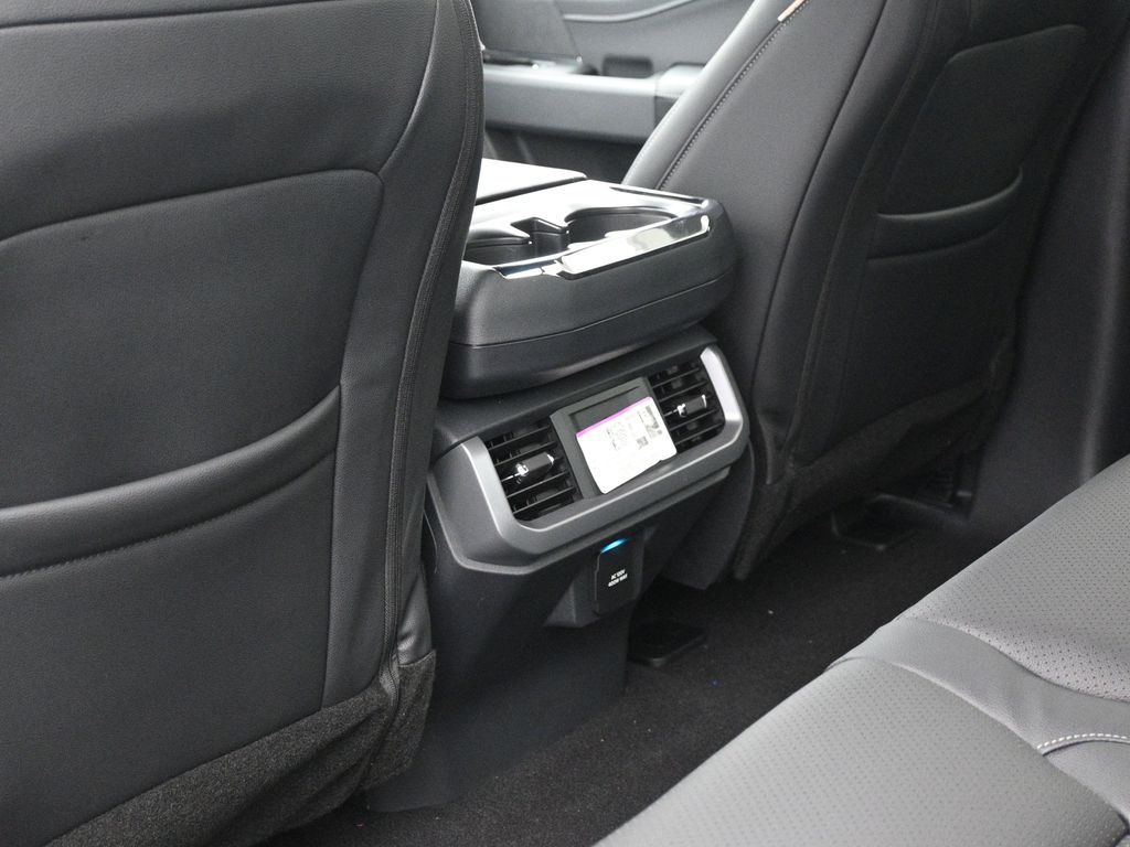 2025 Ford F-150 XLT photo 17